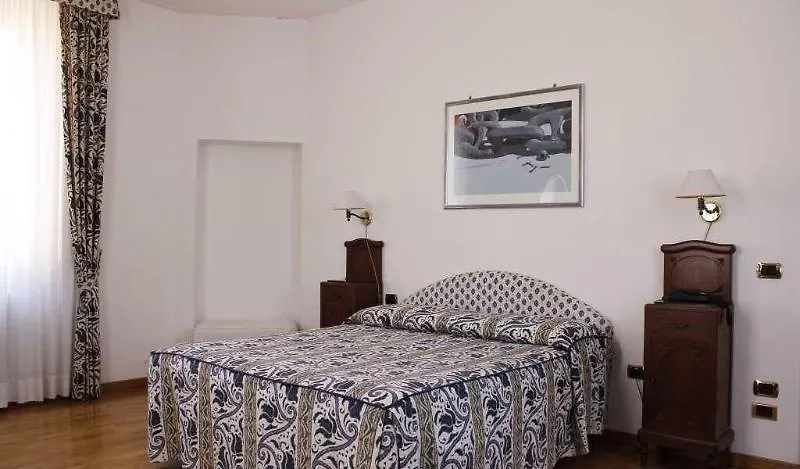*** Szálloda Albergo Italia Piombino Olaszország